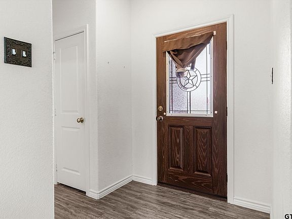 5th image of 2422 Abigail Ln