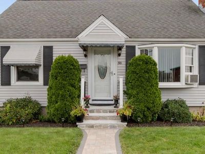 86 Bacon St, Pawtucket, RI, 02860