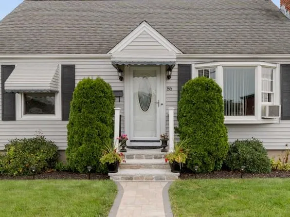 86 Bacon St, Pawtucket, RI 02860
