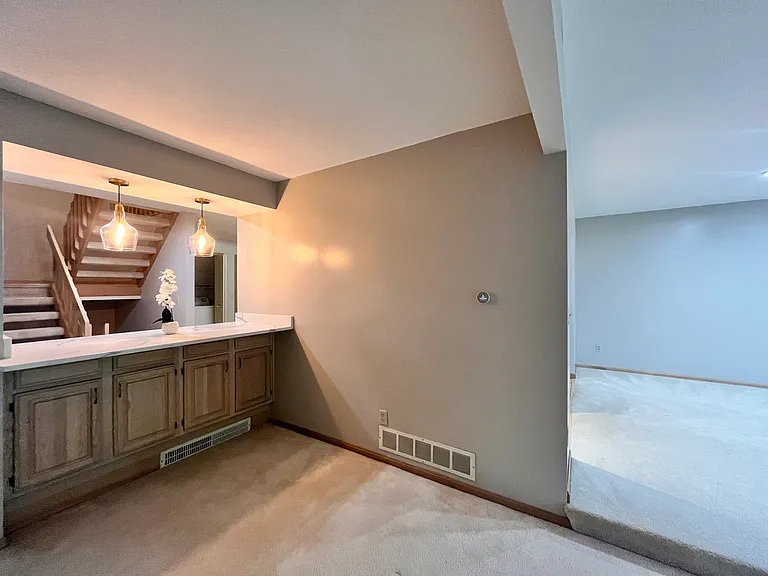 5763 Som Center Rd — Photo 4
