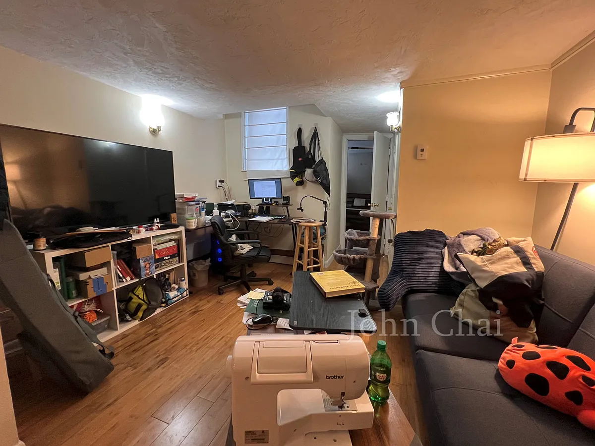 Building Photo - 1140 Commonwealth Ave #C
