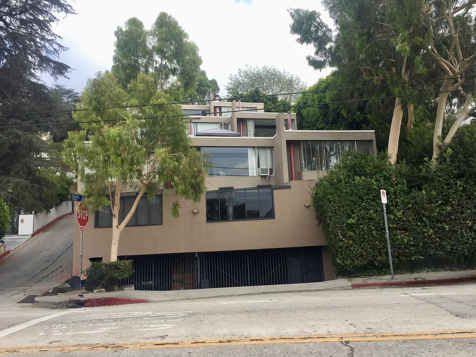 2 bed, 1.5 bath, 1100 sqft, $4,195 — Photo 1
