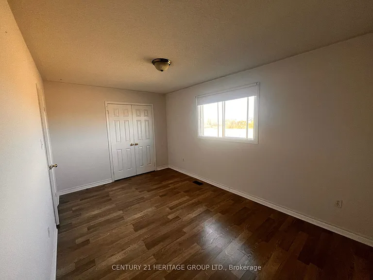 641 Walpole Cres #MAIN 2ND — Photo 9