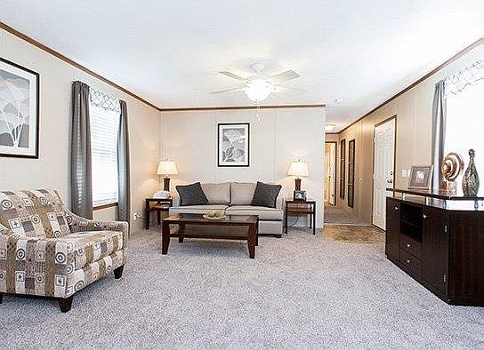 4th image of 6211 Poinsettia Dr