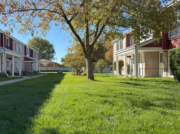 508 Sunset Ln, Saint Clair Shores, MI 48082