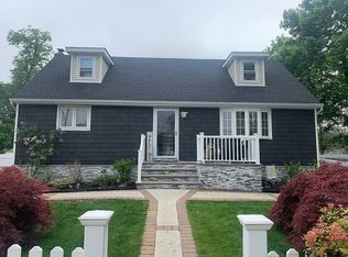 141 Putnam Ave, West Babylon, NY 11704