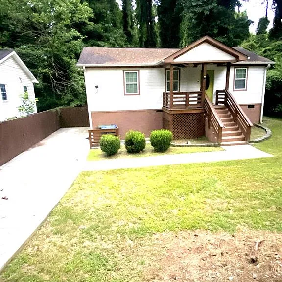 2176 Pansy St NW — Photo 2