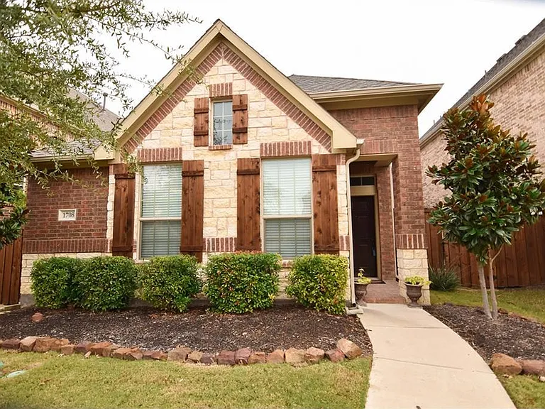1708 Estacado Dr — Photo 1