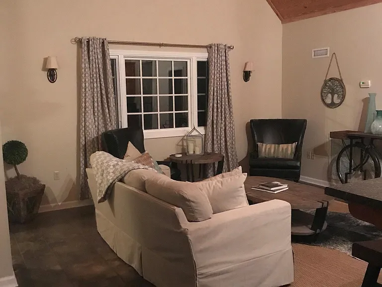 404 Montezuma Ave — Photo 8