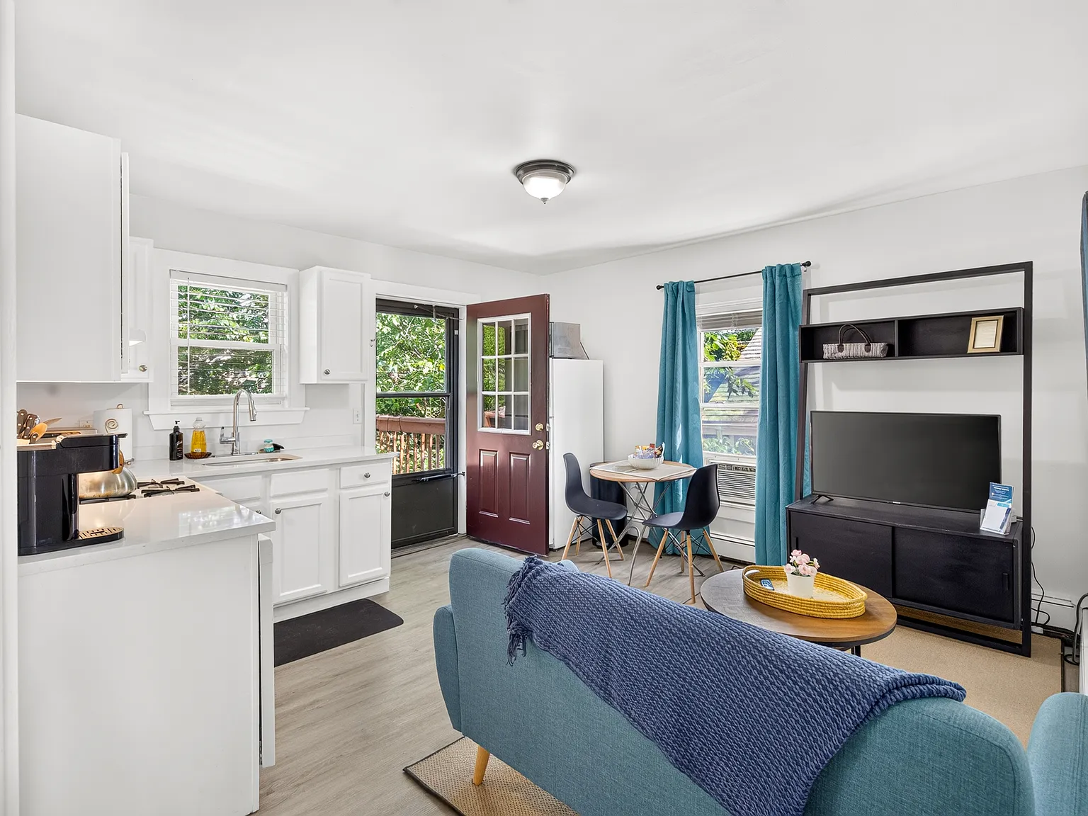 1 bed, 600 sqft, $5,370 — Photo 1