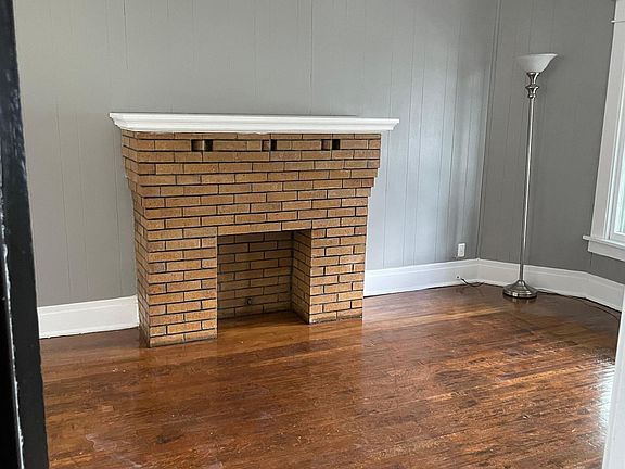 3rd image of 32 Macamley St #2