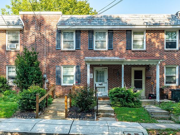 3rd image of 409 Fairview Ave