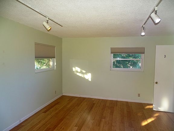 5th image of 6104 Lockhurst Dr