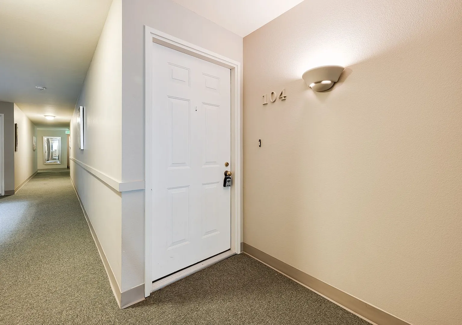 1bd/1ba Issaquah Condo — Photo 3