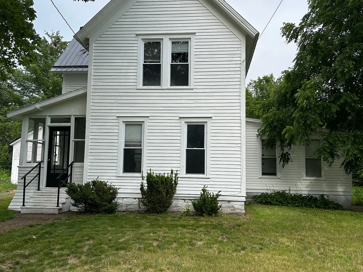 3 bed, 2.5 bath, 1573 sqft, $2,200 — Photo 1