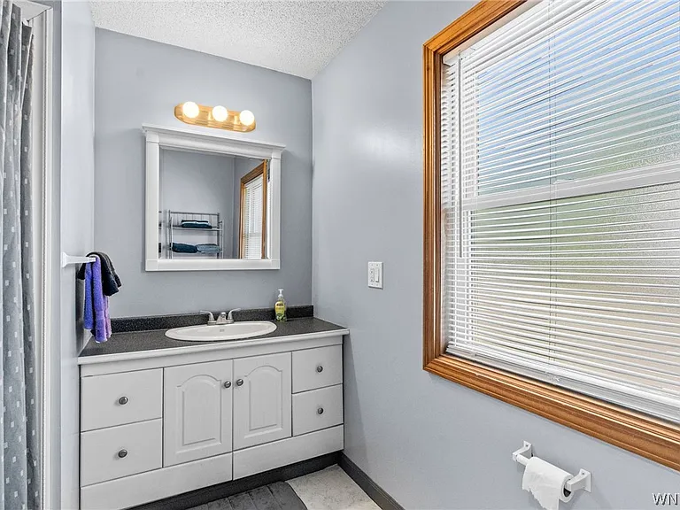 114 Flohr Ave — Photo 21