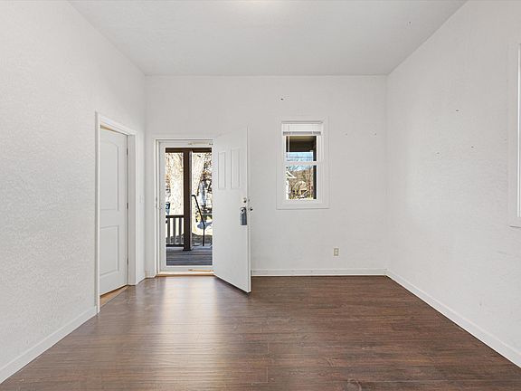 3rd image of 739 Mill St