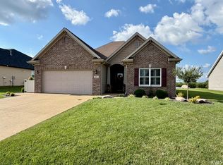 8242 Edenton Dr, Evansville, IN 47715
