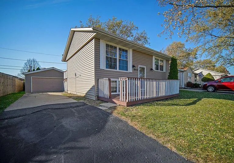 16048 Haven Ave — Photo 2