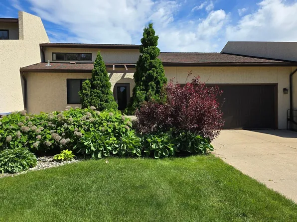 94 Prairiewood Dr S Unit B, Fargo, ND 58103