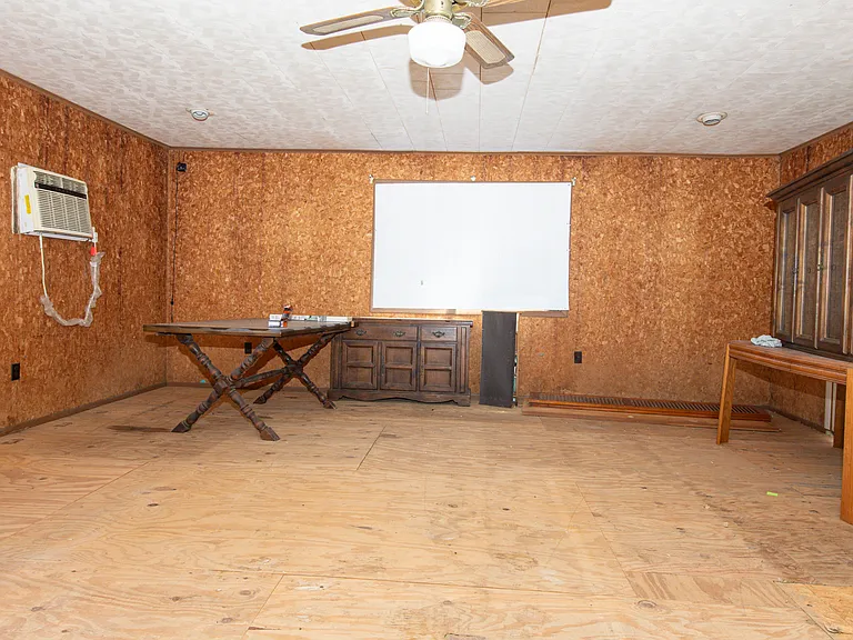 407 Nugier St — Photo 17
