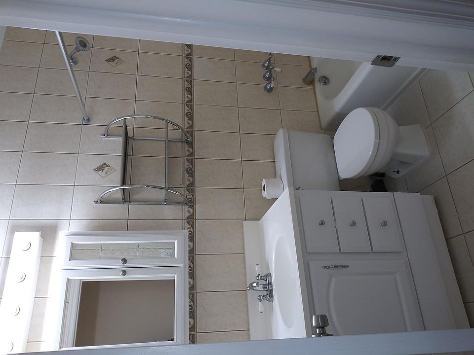 1st image of 571 Lamont Ave #2BD