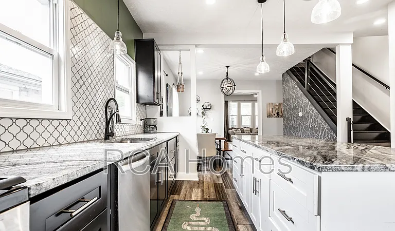 1547 Hoyt Ave — Photo 9