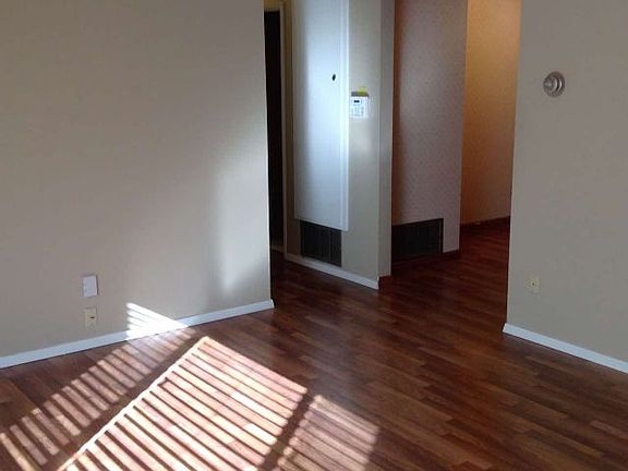 3rd image of 2120 Edmart St