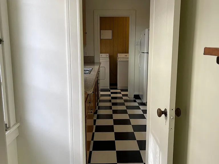 324 S Coronado St — Photo 35