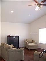 5th image of 357 Leffingwell Ave