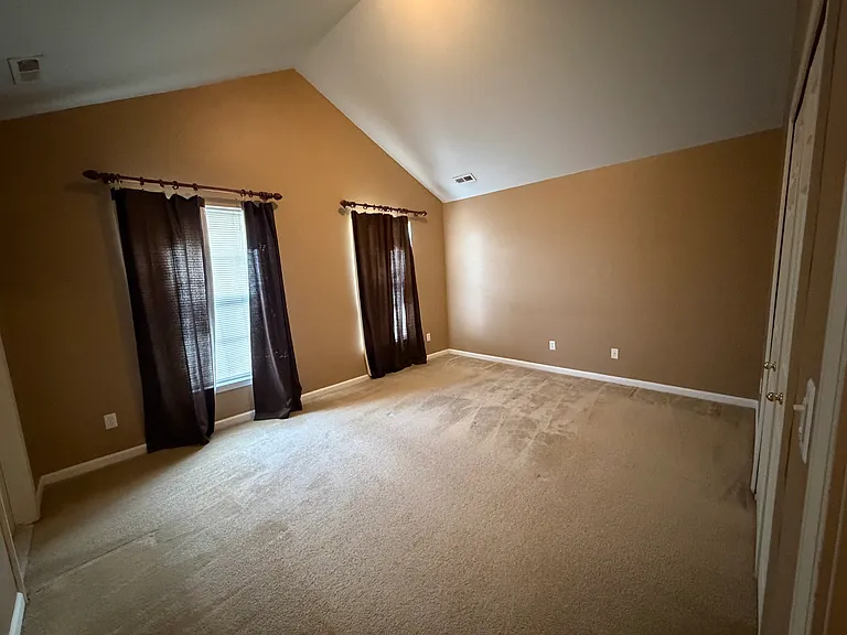 3210 Addington Dr — Photo 4