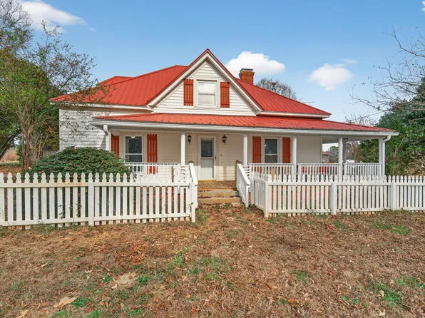 3744 Russell Rd, Graham, NC 27253