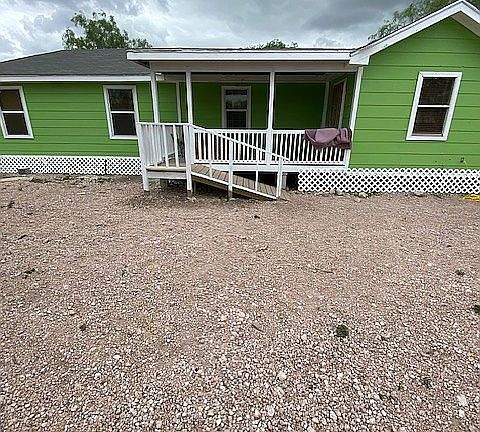 House with 2 bedroom, 2 bath