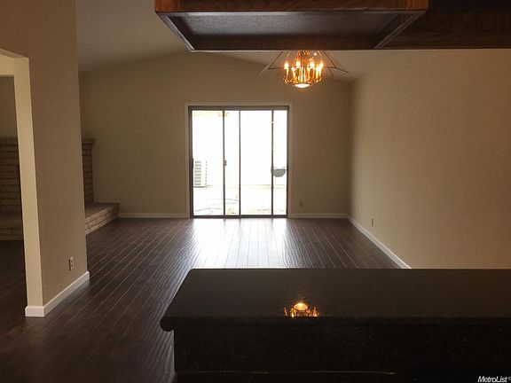 5th image of 18 Petrilli Cir