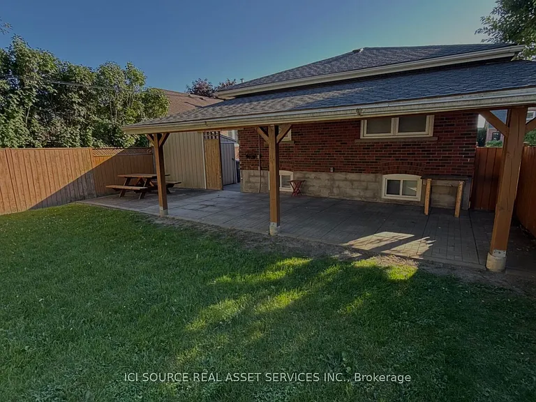 17 Hubert Ave #MAIN FL — Photo 3