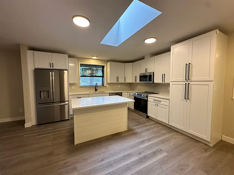 1223 Miller Ave NE — Photo 17