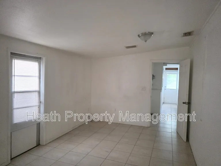 504 6th Ave NW — Photo 23