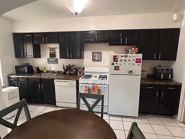 5425-33 W Martin Dr — Photo 12
