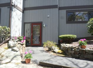 16 Harbour Vlg #B, Branford, CT 06405