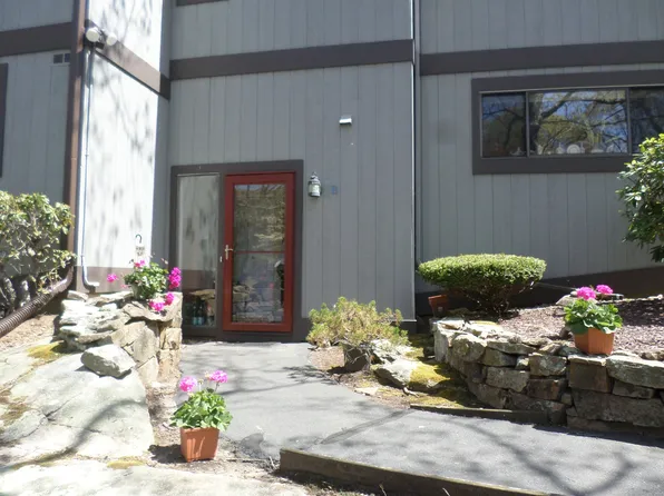 16 Harbour Village #B, Branford, CT 06405