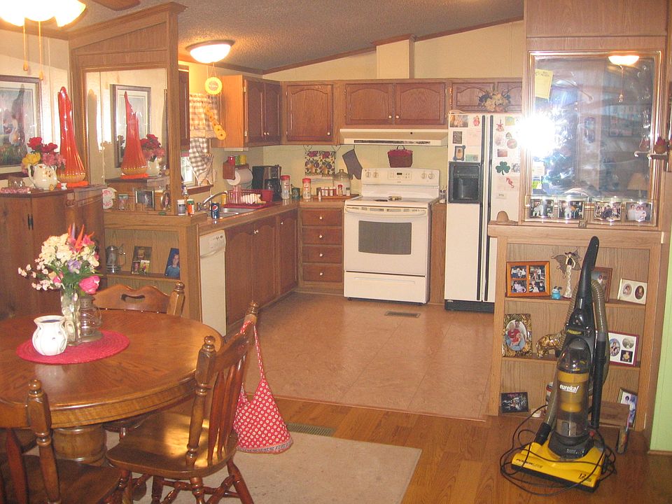 1st image of 928 Evelyn Way