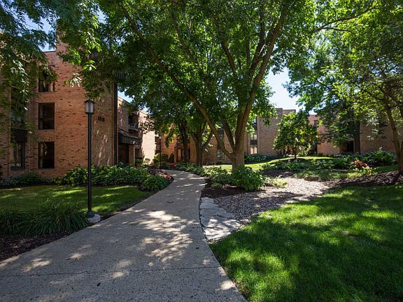 3rd image of 1818 E Shorewood Blvd Unit 209