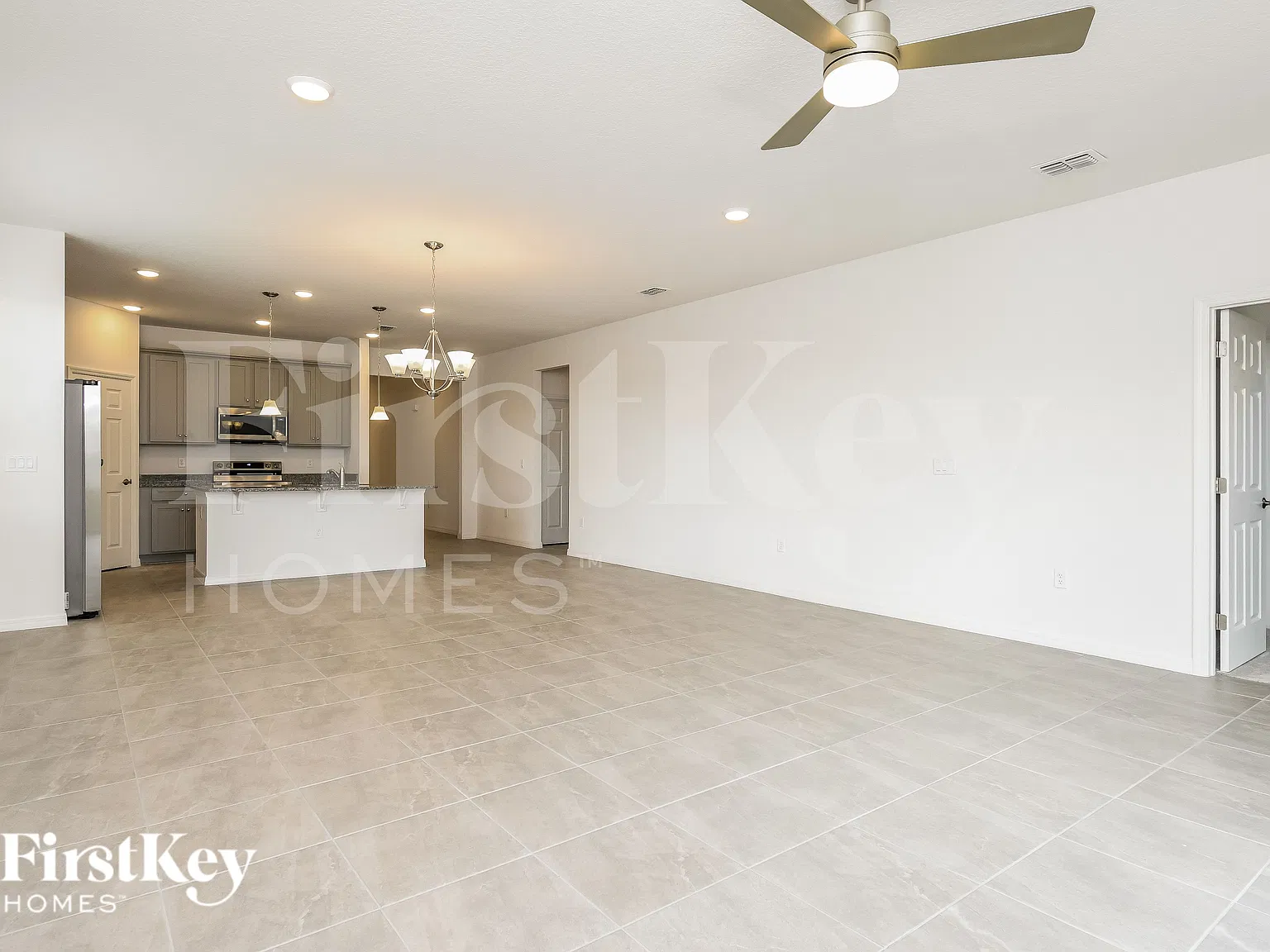 5 bed, 2.0 bath, 2210 sqft, $2,900 — Photo 4
