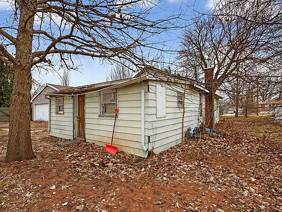 4th image of 143 Chicago St