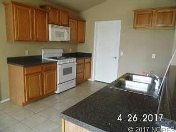 4th image of 175 W Fairlane Dr