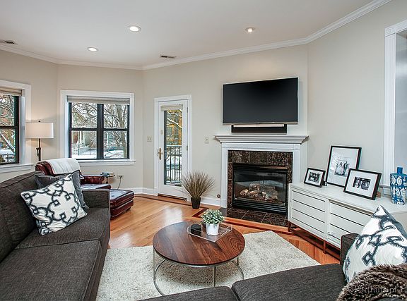 2nd image of 4721 N Paulina St #1N