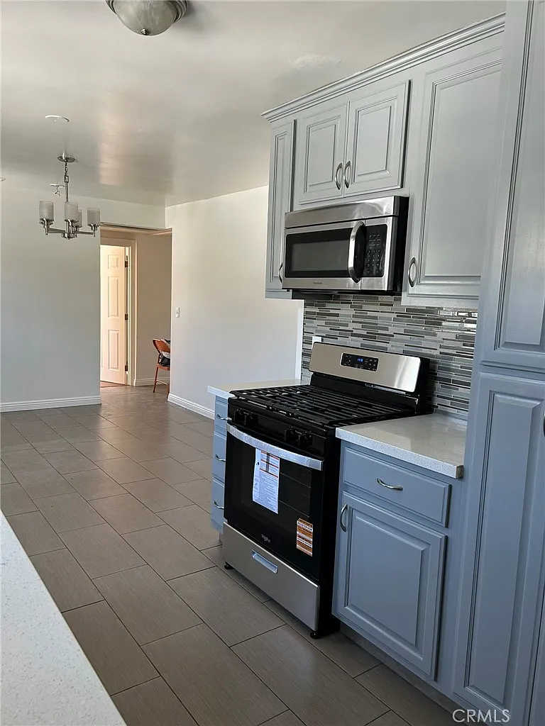 4 bed, 1200 sqft, $3,350 — Photo 4
