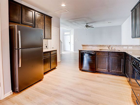 4th image of 2614 Wilson Creek Ln
