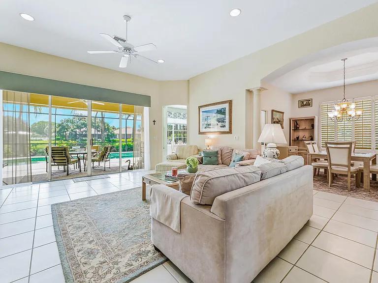 2259 Island Cove Cir — Photo 4