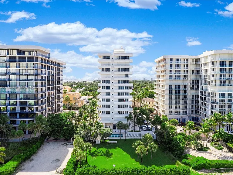 8911 Collins Ave #802 — Photo 30